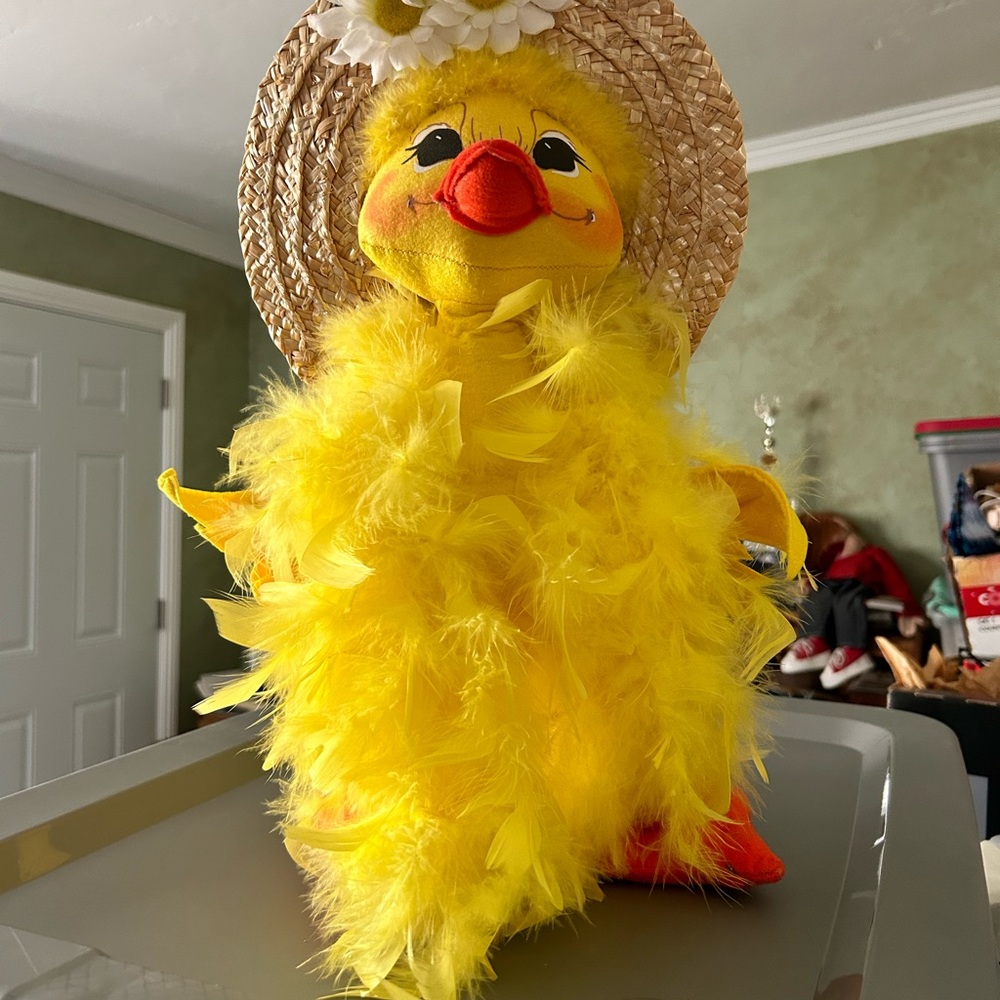 Annalee Yellow Duck with Straw Hat and Flowers EASTER 🐣